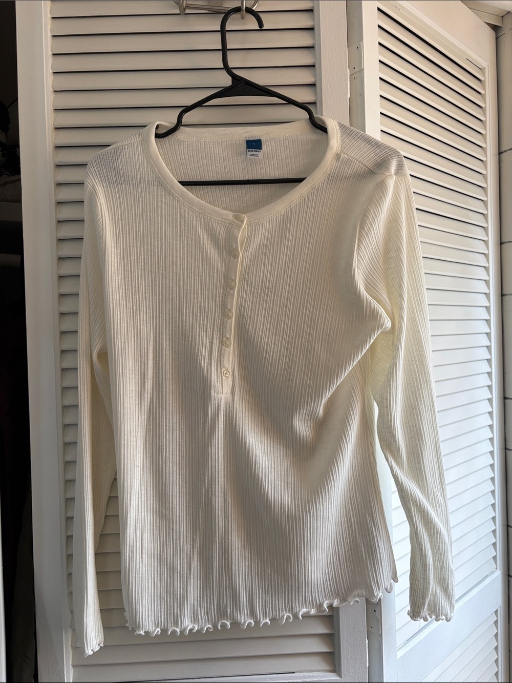Old Navy Ribbed Henley Top in Cream and Blue